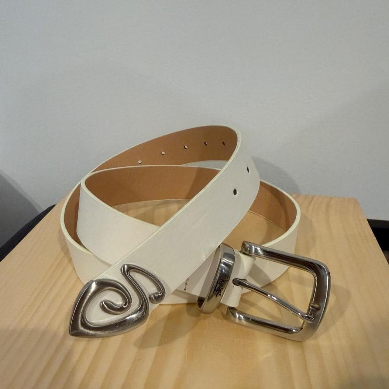 S metal belt white